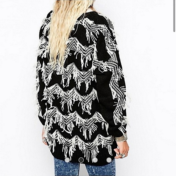 Urban Outfitters UO MINKPINK Fringes Sweater, Loose Fit, US L - Picture 3 of 7